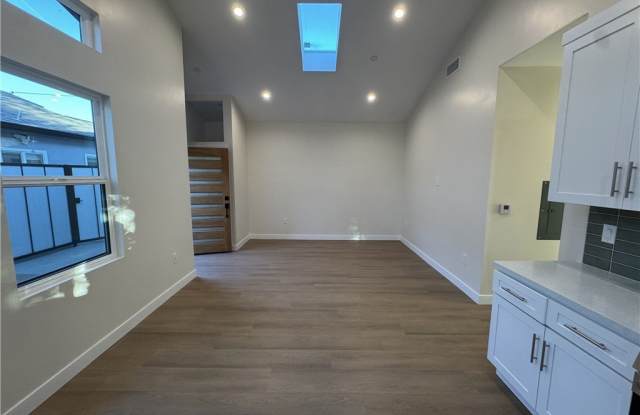 17522 Tribune Street 1/2