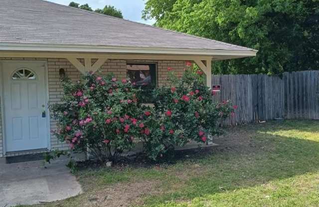 Photo of 819 Carmen Court