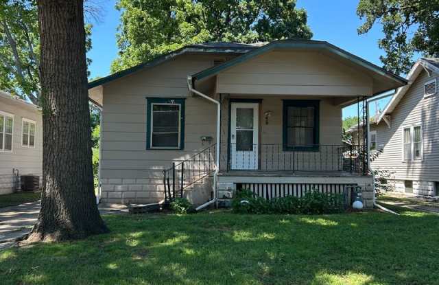Very Nice 2BR/1BA House - Quiet Neighborhood