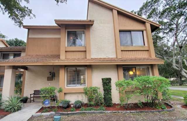 40 Wimbledon Lake Dr