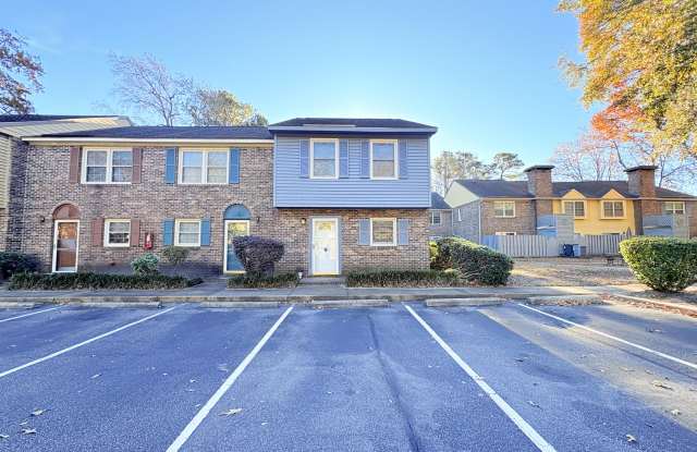 Photo of 830 44th Ave N, D-4