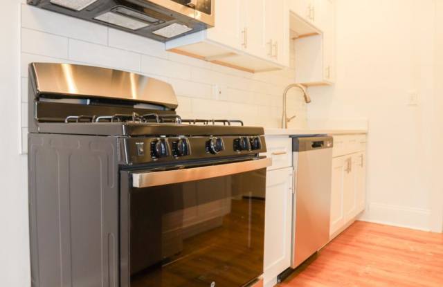 Photo of 2005 West Argyle