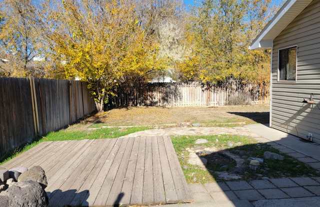 Charming 3 Bedroom, 2 Bath Home in Orchard Mesa – Spacious Yard  Garage!