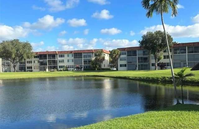 8961 S Hollybrook Blvd