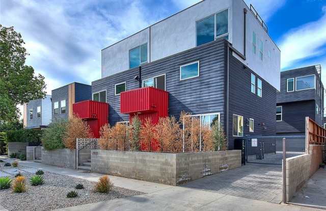 2925 S Cloverdale Avenue