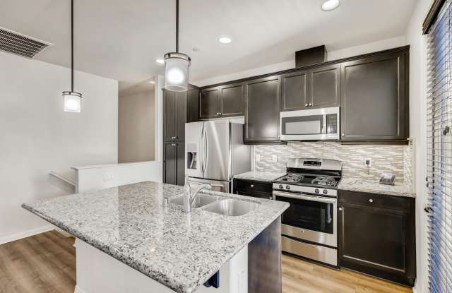 Amazing 2Bd/2Ba Townhouse with 1 car attached garage - Gated Community - Close to Camp Pendleton!