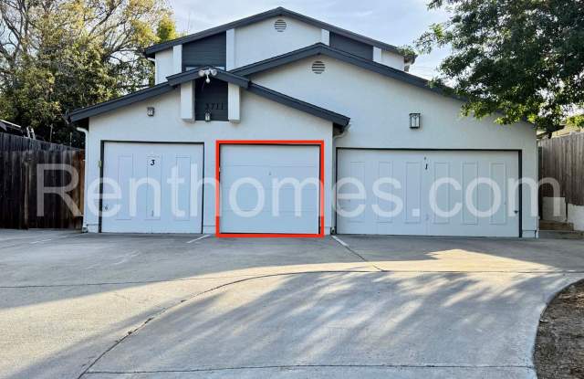 North Park, 3711 Louisiana St #2, Near Morley Field, Granite Counters, 1 Car Garage w/ Opener