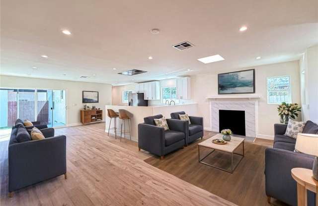 12542 Emelita Street