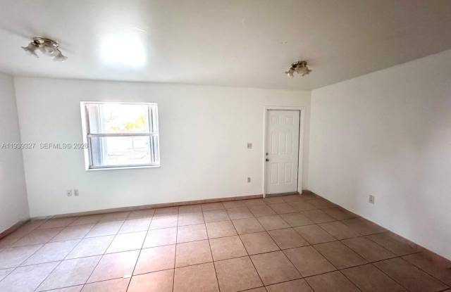 Photo of 14140 NE 2nd Ct