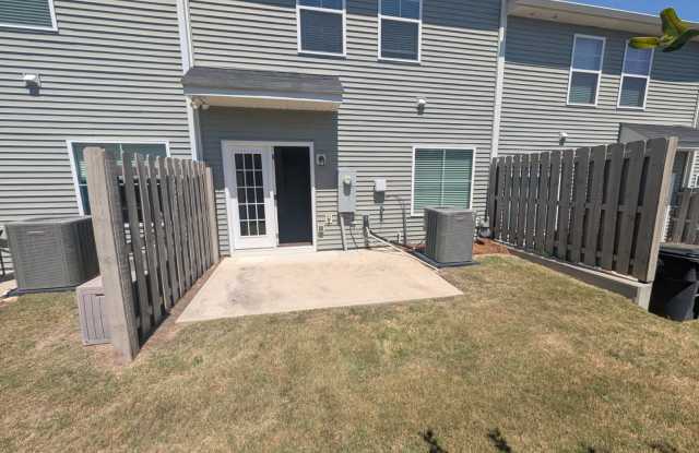 104 Bluet Ln