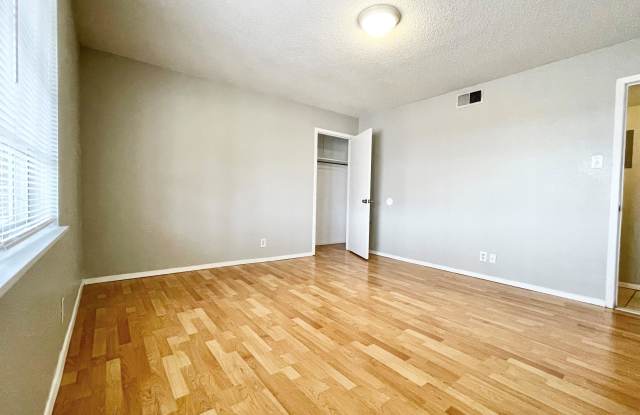 3817 Englewood Circle