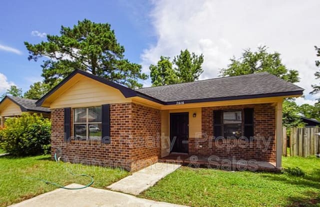 7616 Valleyview Circle - 7616 Valleyview Circle, North Charleston, SC 29418