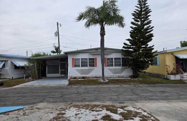 120 Lazy Ave