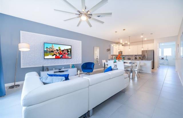 8875 CABOT CLIFFS DRIVE