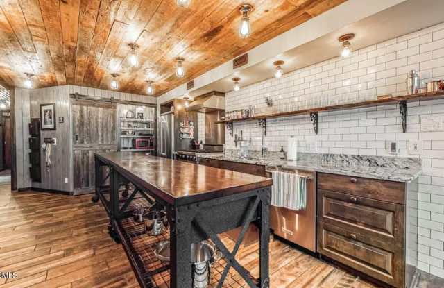 1651 Captain Molly Dr