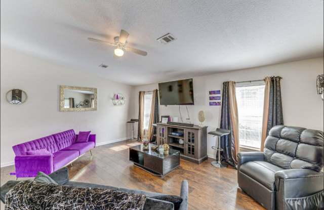 Photo of 716 21st St