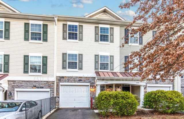 2892 CHINKAPIN OAK LN - 2892 Chinkapin Oak Lane, Cherry Hill, VA 22191