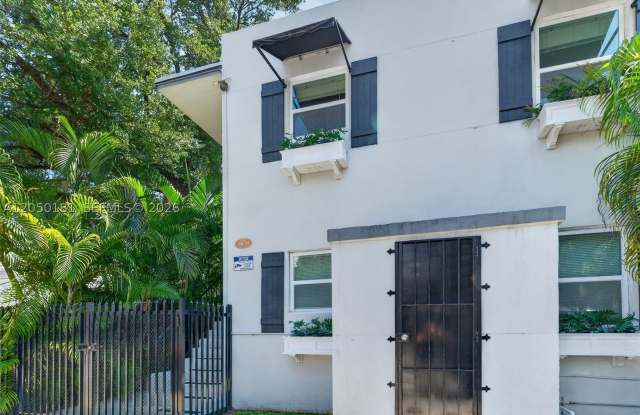 3676 Oak Ave