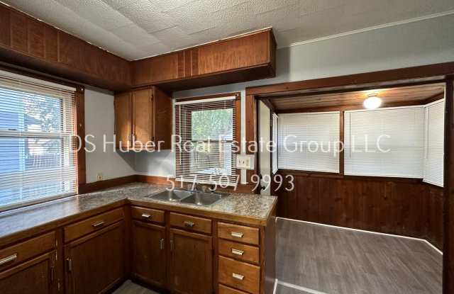 Photo of 1415 Lansing Ave Lansing, MI 48915