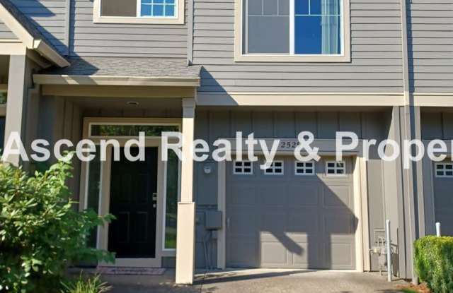 Available NOW! 3 Bed Townhome 1 Car Garage Backs to Greenspace Close to Parks, Intel, Nike, Columbia Sportswear - 2529 Northwest Rogue Valley Terrace, Oak Hills, OR 97006