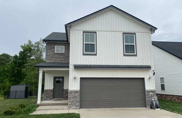 4 Bedroom Pet Friendly Home For Rent with Club House, Comm. Pool, & Comm Gym Access!