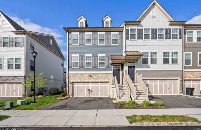 19 Dahlia Dr