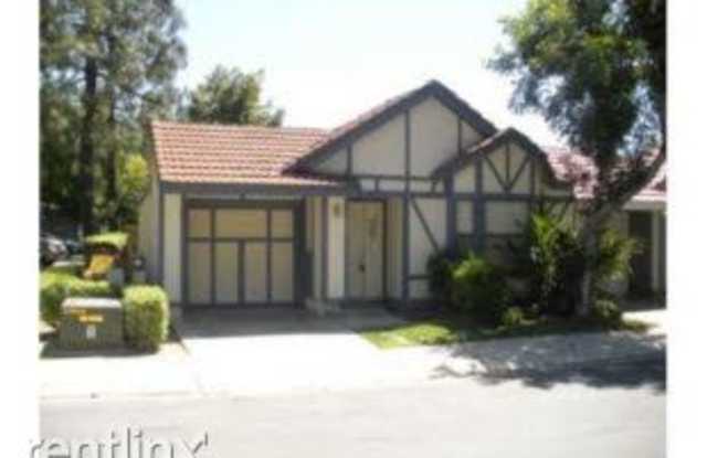 1820 Club Dr