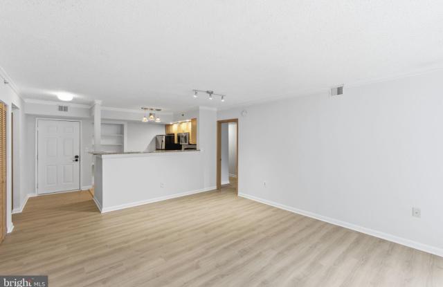 1001 N VERMONT Street unit: 607