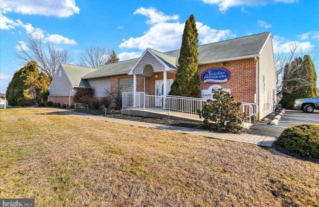 5 OLD WERNERSVILLE Road unit: 1 Main Level