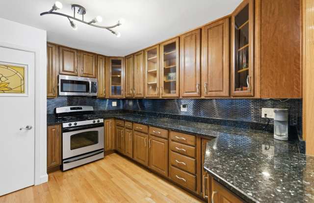 4656 N NARRAGANSETT Avenue