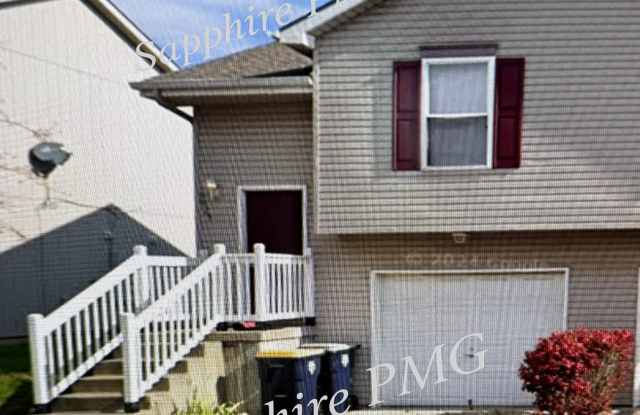 5623 North Northwood Terrace