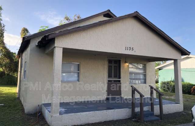 1135 1/2 Polk St