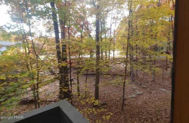 3261 Stonehenge Drive