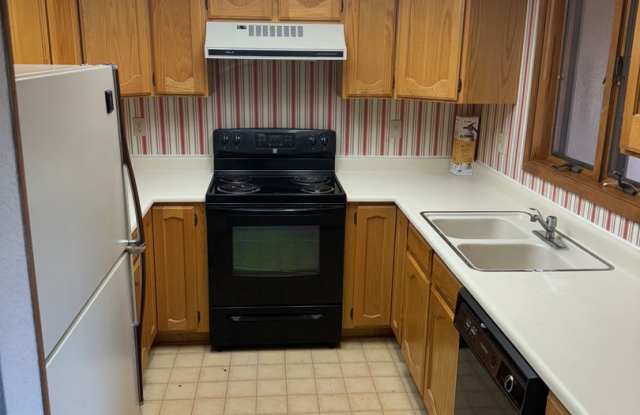 Photo of AVAILABLE SOON! Charming 2-Bedroom, 2-Bathroom Home in Walnut Hills