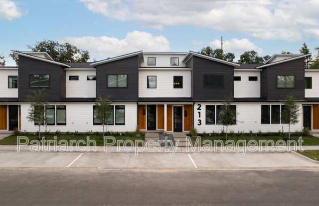 213 Lynn Drive - 203