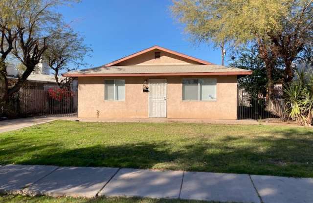 860 W. Commercial Ave., El Centro
