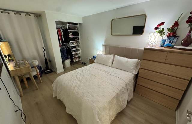 Photo of 13926 SW 65th Ter