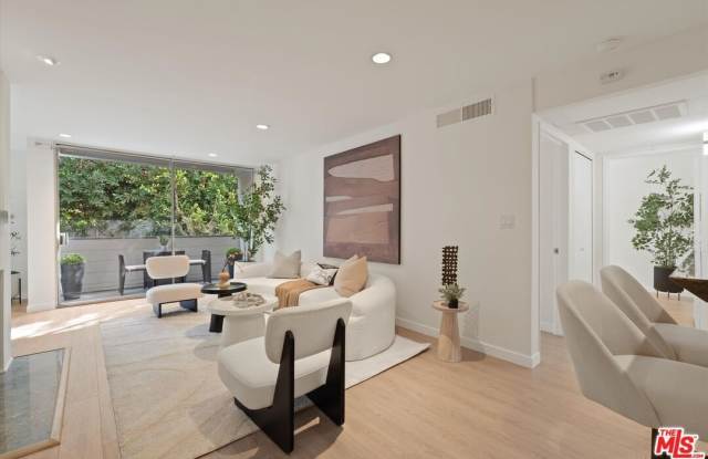 429 N Oakhurst Dr unit: 203