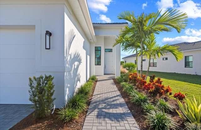 4823 Saint Armands Way