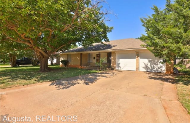 2010 Marsalis Dr - 2010 Marsalis Drive, Abilene, TX 79603