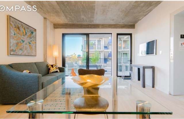 293 Hawthorne Street