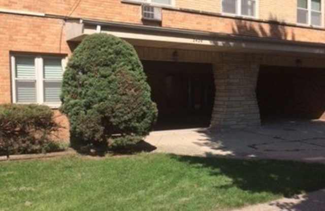 Photo of 2420 W Berwyn Avenue unit: 304