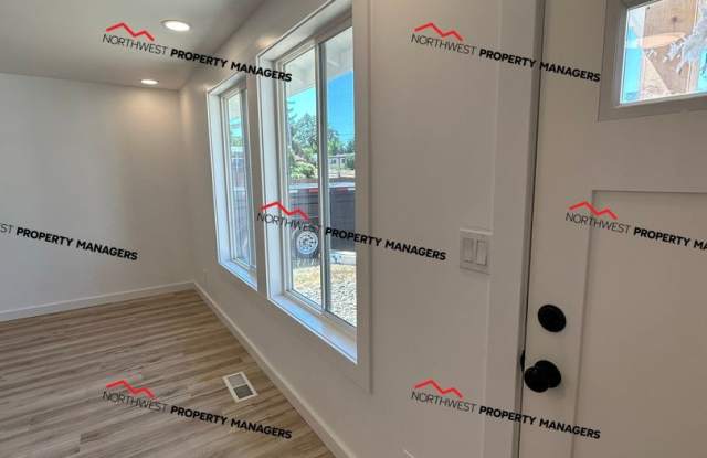 STATUS: AVAILABLE | R293 | $2095.00