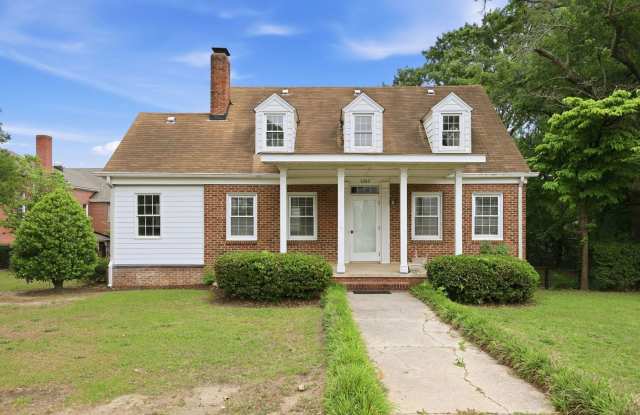 Gorgeous Home in Downtown Lillington!