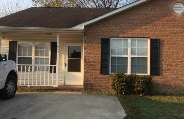 2 Bedroom, 2 Bathroom Duplex!