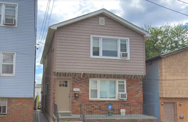 203 ZABRISKIE ST - 203 Zabriskie Street, Jersey City, NJ 07307