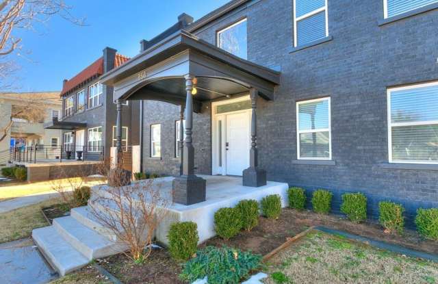 The Uptowns on 23rd - Luxury Apartment Living