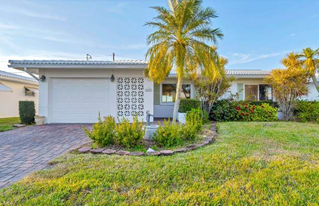 Serene 55+ Living: Water View 2 Bed/2 Bath Condo Home in Pinellas Park