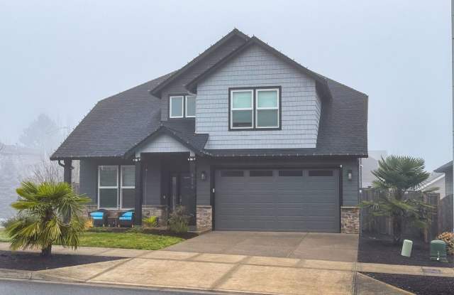 Amazing Five Bedroom Home in Desirable South Gateway Neighborhood of Salem