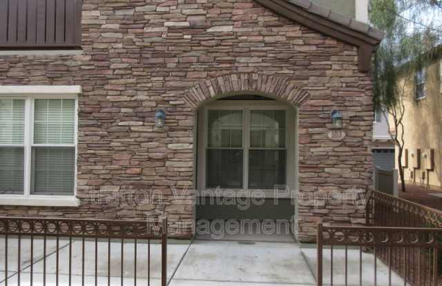 2741 S Equestrian Dr